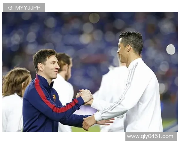 足球巨星九宫格合影展示全球顶级球员风采与辉煌瞬间