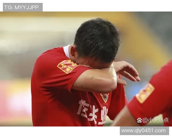 足球球星暴躁情绪爆发背后的原因与影响解析